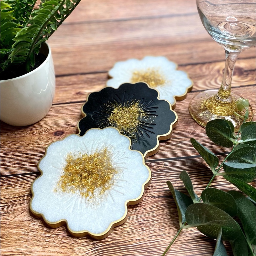 Black and White Flower Coaster Set - Picture 8 of 10